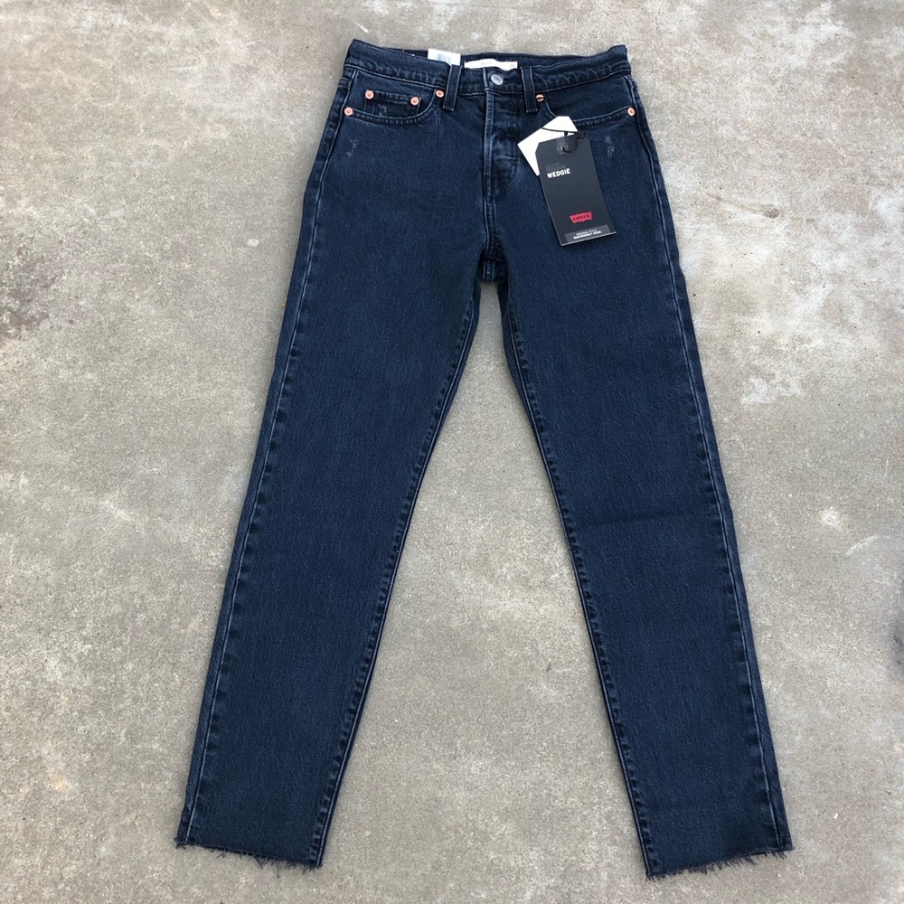 NWT Levi’s Premium Wedgie Fit Ankle Jeans Dark wash